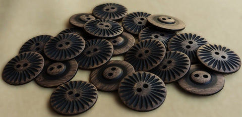B18368 23mm Brown-Black Carved Wood Effect 2 Hole Button