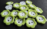 B9811 17mm Pale Green and White Gloss Daisy Shape 2 Hole Button