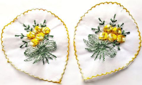 M292 76mm x 93mm White-Yellows-Green Embroidered Flower Applique