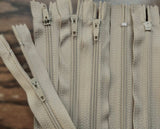 Z0743 46cm Beige Nylon No.3 Closed End Pin Lock Zip