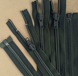 Z5428 28cm Forest Green Optilon Plastic Chunky No.6 Open End Zip