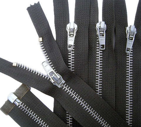 Z5246 71cm Dark Grey Silver Metal Teeth No.5 Open End Zip
