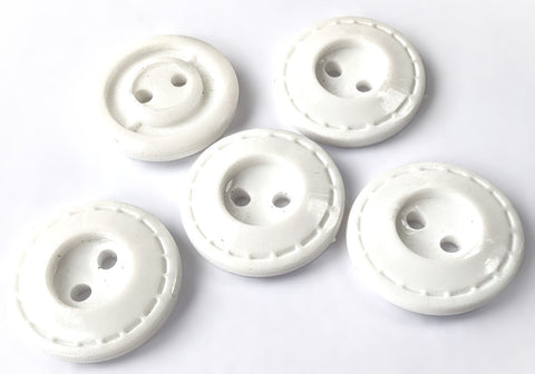 B10172 20mm Antique White Gloss Nylon 2 Hole Button