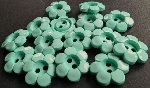 B16222 21mm Mint Green Glossy 2 Hole Daisy Flower Button