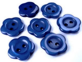 B6232 15mm Royal Blue Gloss Daisy Flower Novelty Two Hole Button