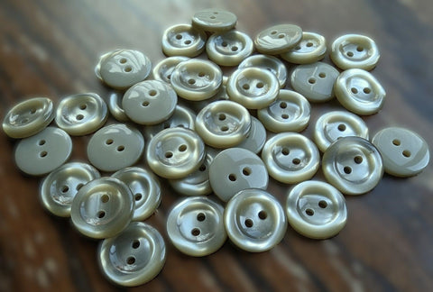 B6778 15mm Greyish Khaki Green 2 Hole Button-Pearlised Vivid Shimmer