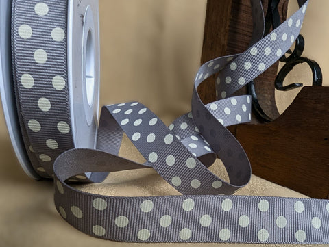 R0424 16mm Grey-Ivory Polka Spot Grosgrain Ribbon by Berisfords 