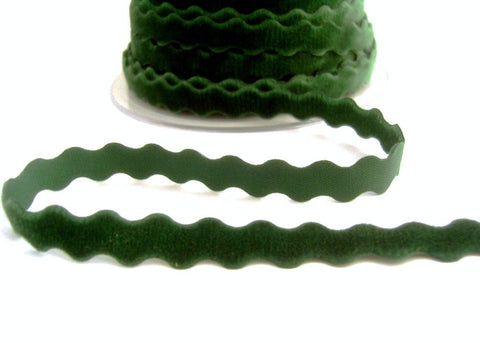 Hunter Green Velvet Ric Rac Braid Trim