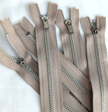 YKK 41cm beige no.3 closed end zip with silver metal teeth
