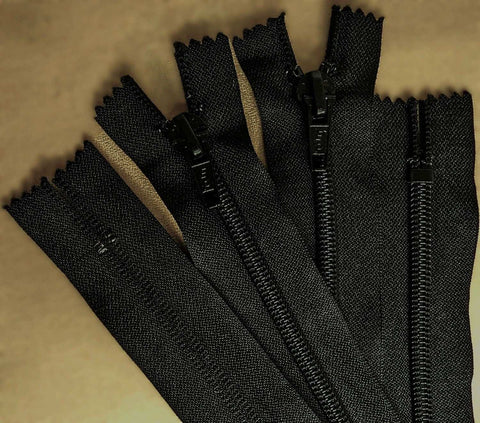 Z0398L 13cm Black Nylon No.5 Closed End Zip