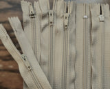 Z1359 51cm Beige Nylon No.3 Closed End Pin Lock Zip