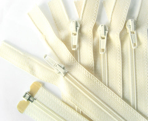 Z3341 71cm Ivory Cream Optilon Nylon No.5 Open End Zip