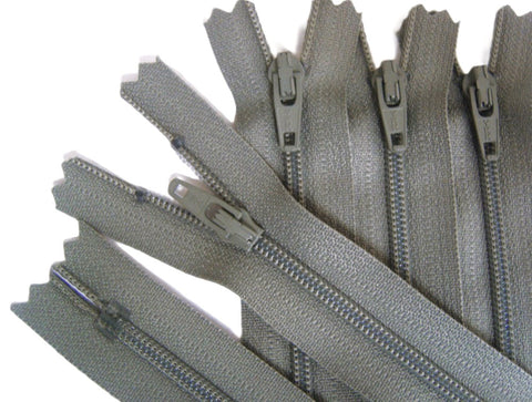 Z4005 YKK 10cm Grey Nylon No.3 Closed End Zip