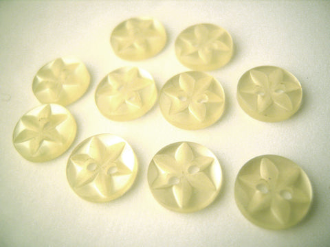 B16121 10mm Primrose Mist 2 Hole Polyester Star Button