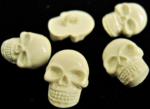 B14458 15mm Natural Cream Skull Novelty Halloween Shank Button