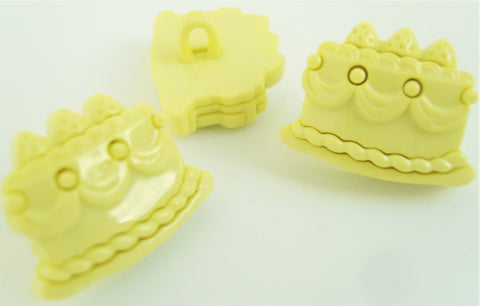 B15199L 21mm Primrose Yellow Cake Design Novelty Shank Button
