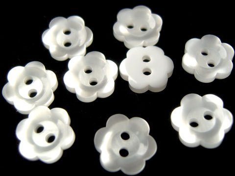 B16496 11mm White Pearlised Flower Design 2 Hole Button