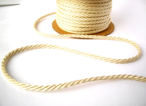 C464 5mm Cream Barley Twist Woven Polyester Cord By Berisfords