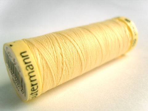 GT 610 Egg Cream Gutermann Polyester Sew All Sewing Thread 