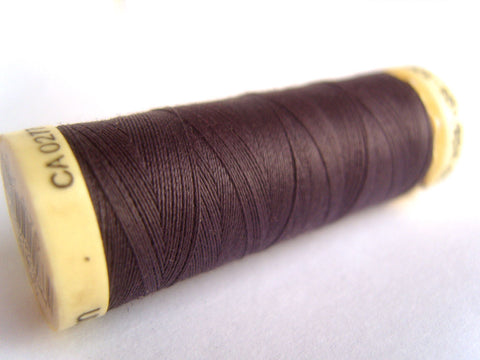 GT 875L Dusky Blackberry Gutermann Polyester Sew All Thread