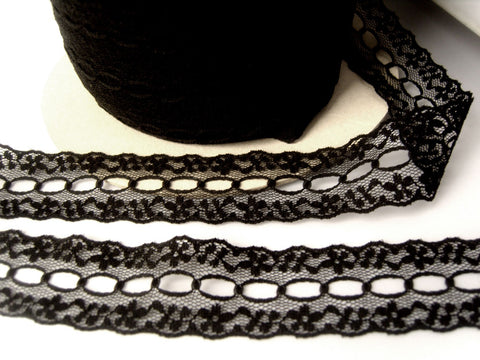 L502 31mm Black Flat Eyelet Knitting in Lace