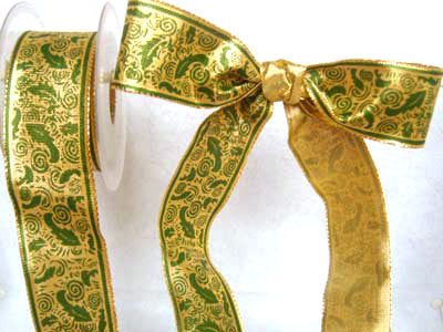R0059 40mm Metallic Gold Lurex Ribbon with a Green Printed Design - Ribbonmoon