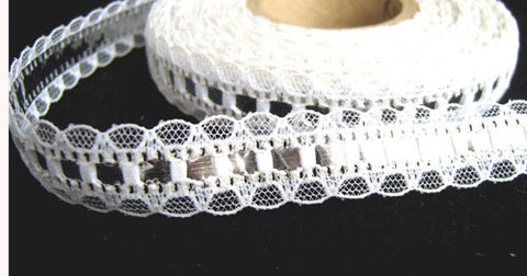 R1115 16mm White Lace over a Thin Silver Lurex Ribbon - Ribbonmoon