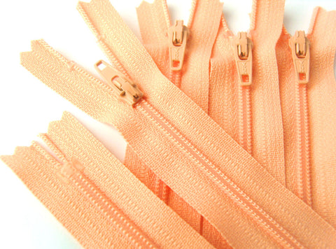 Z4189 YKK 25.5cm Peach Melba Nylon No.3 Closed End Zip