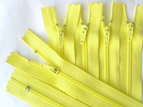 Z5027 15cm Lemon No.3 Pin Lock Closed End Zip