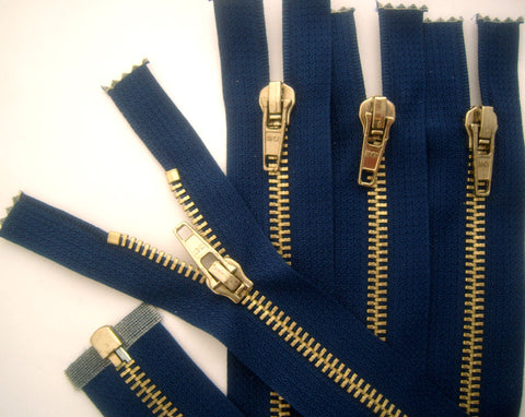 Z5269 46cm Royal Navy No.5 Pale Brass Metal Teeth Open End Zip