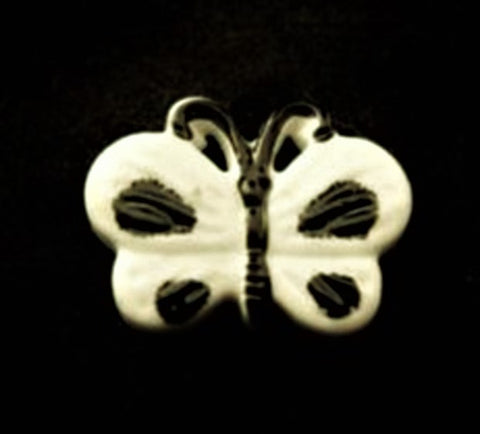 B15139 17mm White-Black Butterfly Novelty Childrens Shank Button