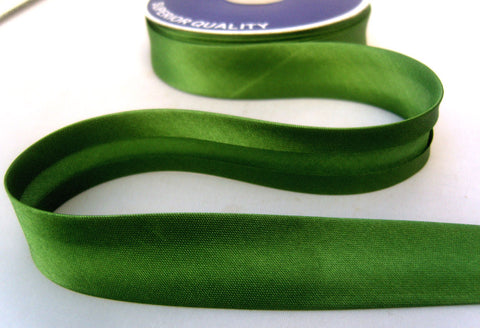 BB2131 25mm Leaf Green Satin Bias Binding Tape