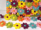 DT02 28mm Multi Coloured Daisy Lace Trim