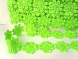 DT05 25mm Lime Green Guipure Daisy Lace Trimming