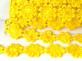 DT60 25mm Yellow Guipure Daisy Lace Trimming
