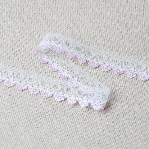 L528 18mm White and Pale Pink Eyelet or Knitting In Flat Lace