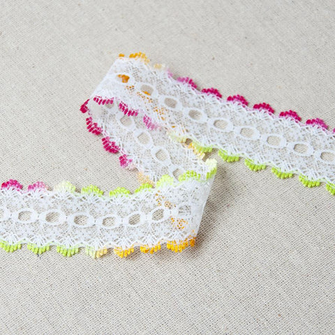 L522 35mm White and Mixed Colour Fiesta Eyelet or Knitting In Flat Lace