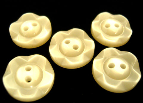 B18050 16mm Cream Dished Edge (Fruit Gum) Polyester 2 Hole Button