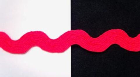 RIC124 15mm Fluorescent Pink Ric Rac Braid - Ribbonmoon