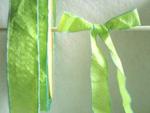 R5301 22mm Pale Lime Green Metallic Lame Ribbon with Blue Borders - Ribbonmoon