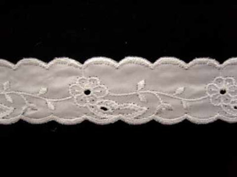 L057 27mm White Anglaise Lace - Ribbonmoon