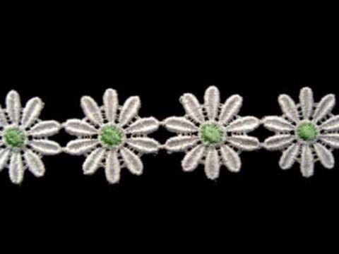 DT39 26mm White and Pale Green Daisy Lace Trim - Ribbonmoon