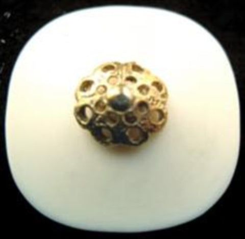 B5789 25mm Vintage Cream Shank Button with a Gold Metal Alloy Centre - Ribbonmoon