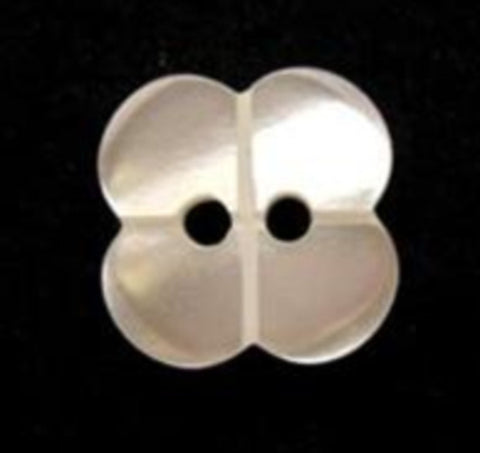 B6539 15mm Pearlised Bridal White Flower Shaped 4 Hole Button