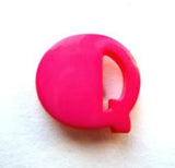 B7078 15mm Letter Q Alphabet Shank Button Shocking Pink