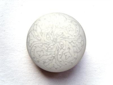 B6654 18mm Pale Grey Shank Button with a Finely Engraved Design - Ribbonmoon