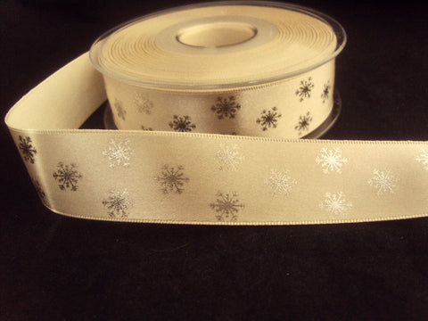 R8746 25mm Cream Satin Ribbon with Metallic Silver Snowflake Design