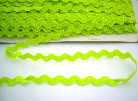 Green Ric Rac Border RIC66 9mm Lime Green Ric Rac Braid – Ribbonmoon